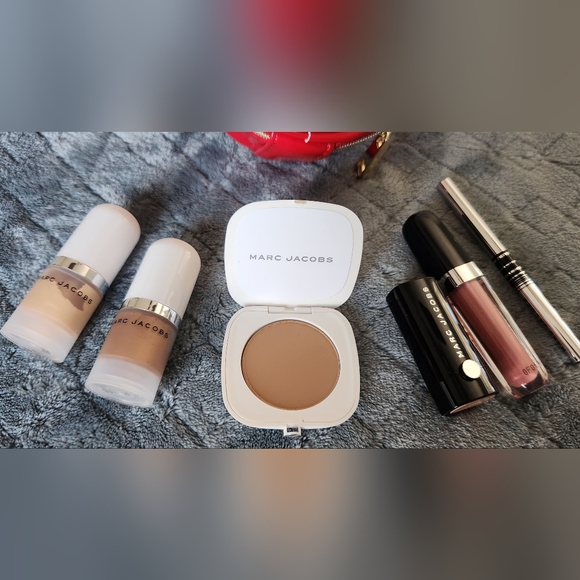 NWOT Marc Jacobs BUNDLE #3. Mini Patent Leather Crossbody & Beauty Items. - Picture 3 of 9